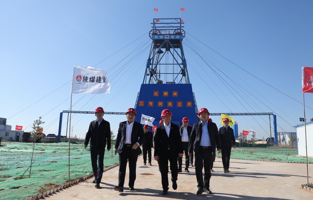 陜煤集團(tuán)李仰東一行深入陜北片區(qū)項(xiàng)目開(kāi)展安全消防大檢查