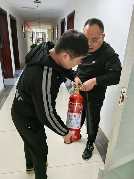 陜煤建設煤礦運營服務分公司：積極開展“黨旗紅護安全·黨員行筑防線”主題活動