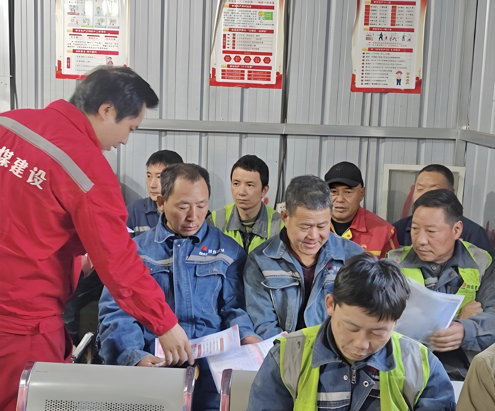 陜煤建設(shè)礦建二公司安裝項目部：百日活動添新彩，消防宣傳駐防線