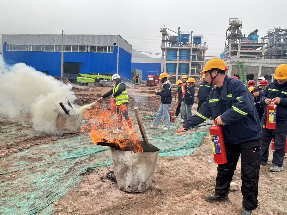 陜煤建設(shè)天工公司土建第二十六項目部：月末消防“不打烊”
