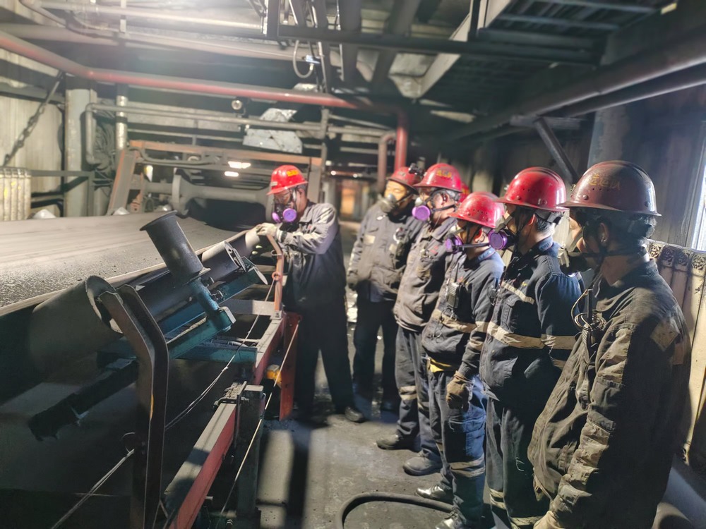 陜煤建設洗選煤運營公司澄合山陽運營項目部：擰緊班組“安全閥”，奏響生產“交響曲”