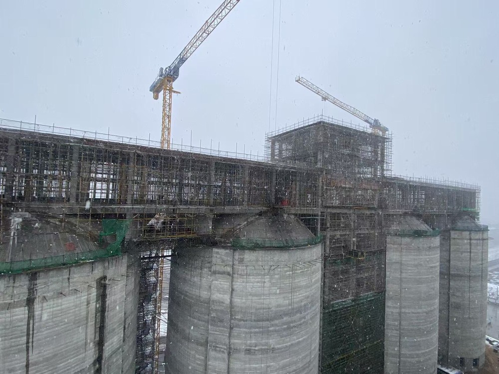 陜煤建設第二直屬項目部：43.8米高空鏖戰，攻克原煤倉施工“硬骨頭”