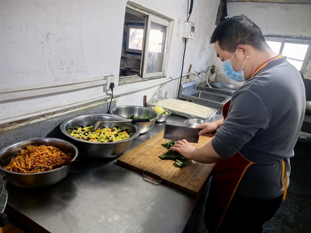 陜煤建設洗選煤運營公司第二項目部：“食、浴、居”三管齊下  提升員工幸福感