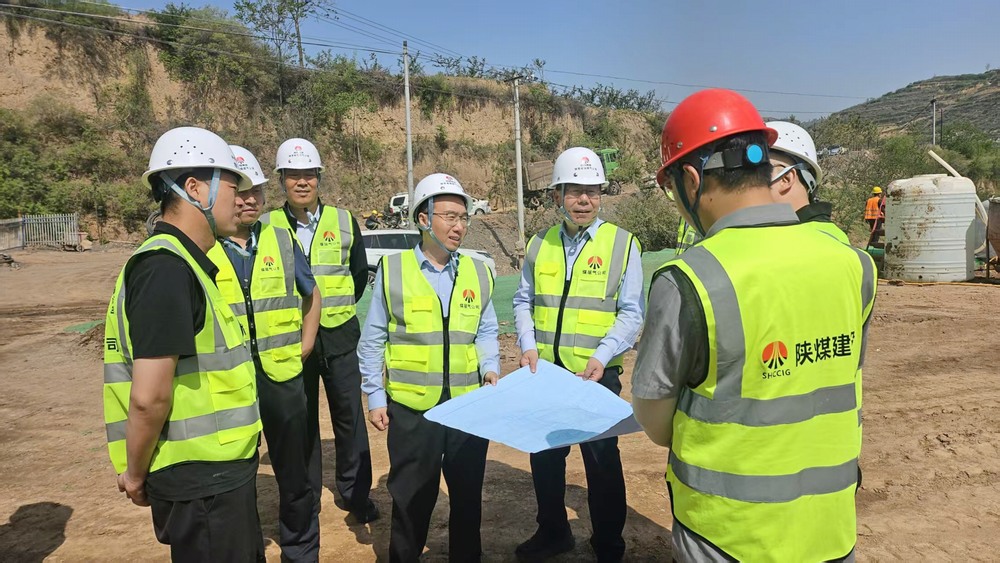 陜西省煤層氣開發利用有限公司董事、總經理張世宏一行深入天工公司基層項目檢查指導