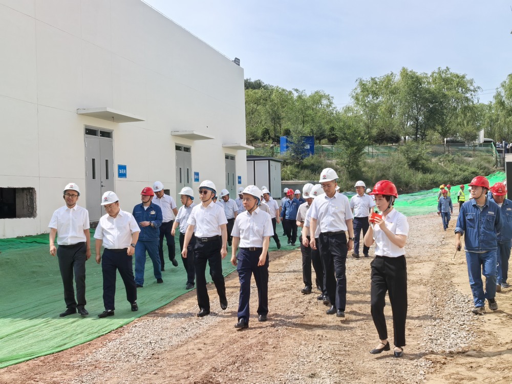 陜西煤業化工集團府谷能源開發有限公司黨委書記、董事長李寧一行蒞臨黃河地表水預處理項目參觀調研