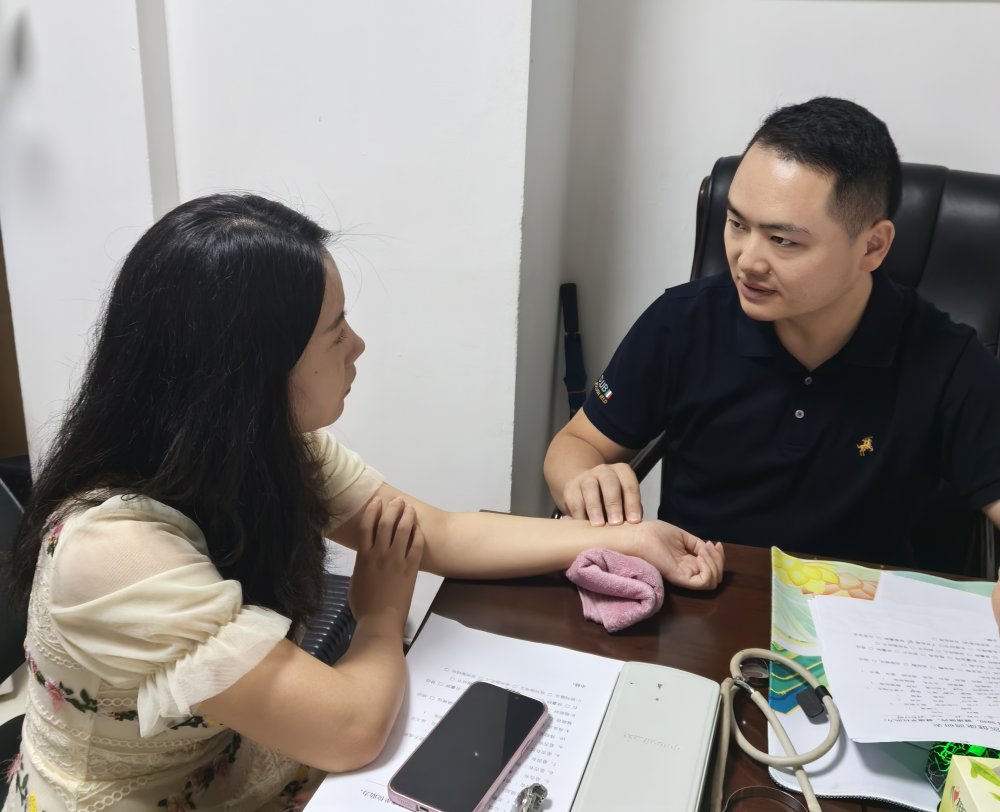 ?陜煤建設開展“中醫理療進企業”活動