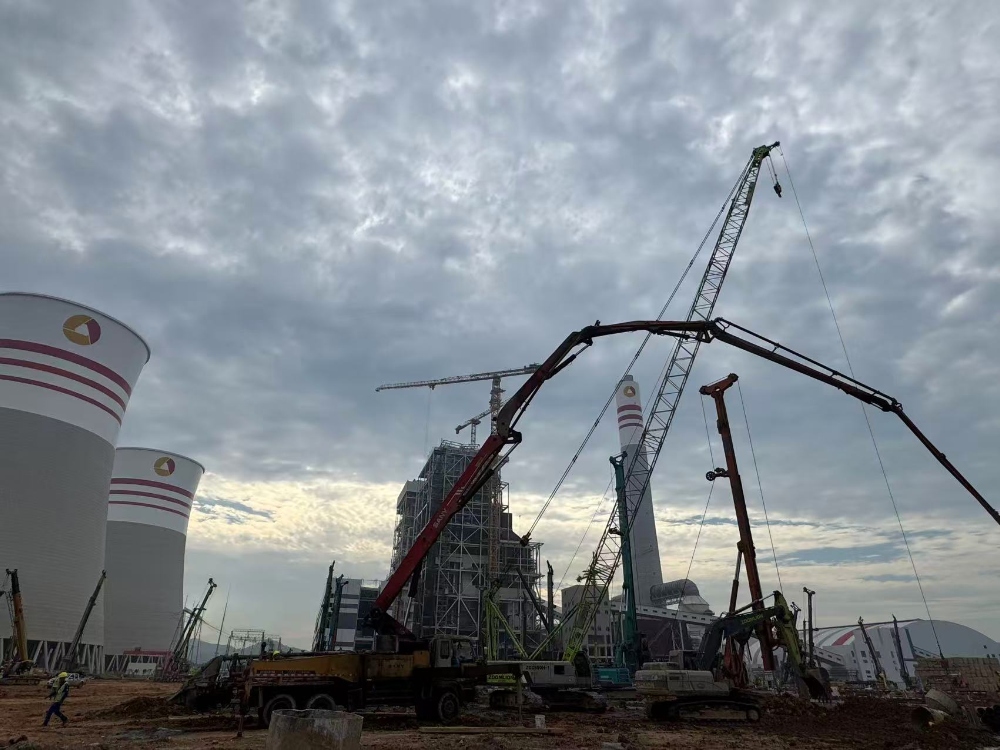 24小時鏖戰(zhàn)！陜煤電力上高有限公司2x1000MW清潔煤電擴(kuò)建項目煤倉間灌注樁圓滿完成