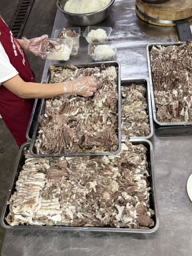 陜煤建設煤礦運營服務分公司：暖心暖胃更暖情 一碗羊肉泡饃里的“家”味道