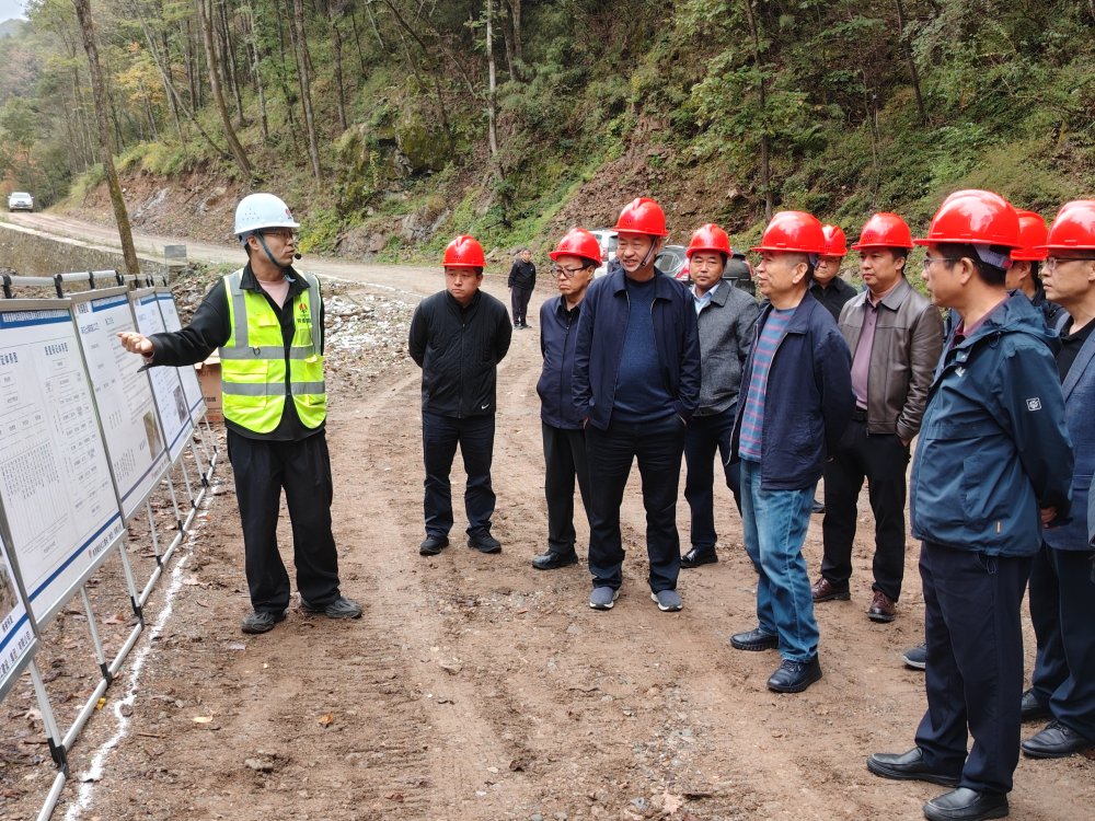 陜西省林業局朱建軍一行蒞臨陜煤建設路橋分公司秦嶺項目開展交工驗收工作