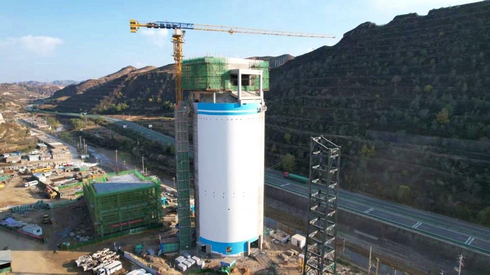 提前2天落位！橫山天云煤礦棧橋鋼支架架起“運輸樞紐”，12月投產再添保障