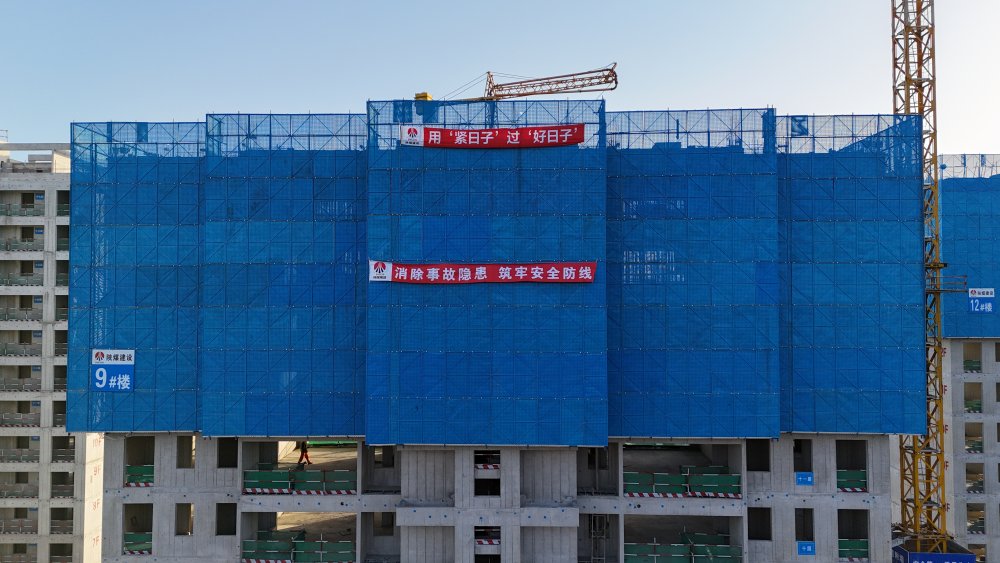 陜煤建設天工公司：“鋼鐵巨龍”護外，“靈活氣囊”固內