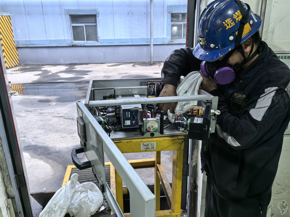 陜煤建設(shè)洗選煤運營公司紅柳林洗煤廠項目部：以電為脈守崗盡責(zé)  精耕細作護航生產(chǎn)