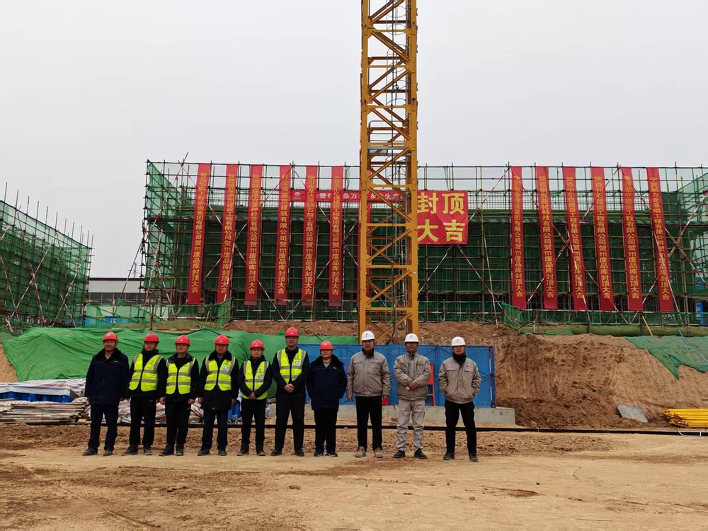 陜煤建設銅煤公司:年產四萬噸高檔鋰電電解銅箔項目廢品庫工程順利封頂