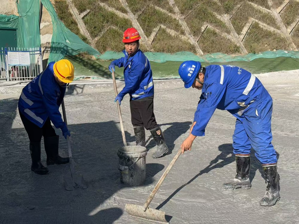 陜煤建設(shè)礦建三公司節(jié)日堅守顯擔(dān)當(dāng) 項目建設(shè)“不打烊”