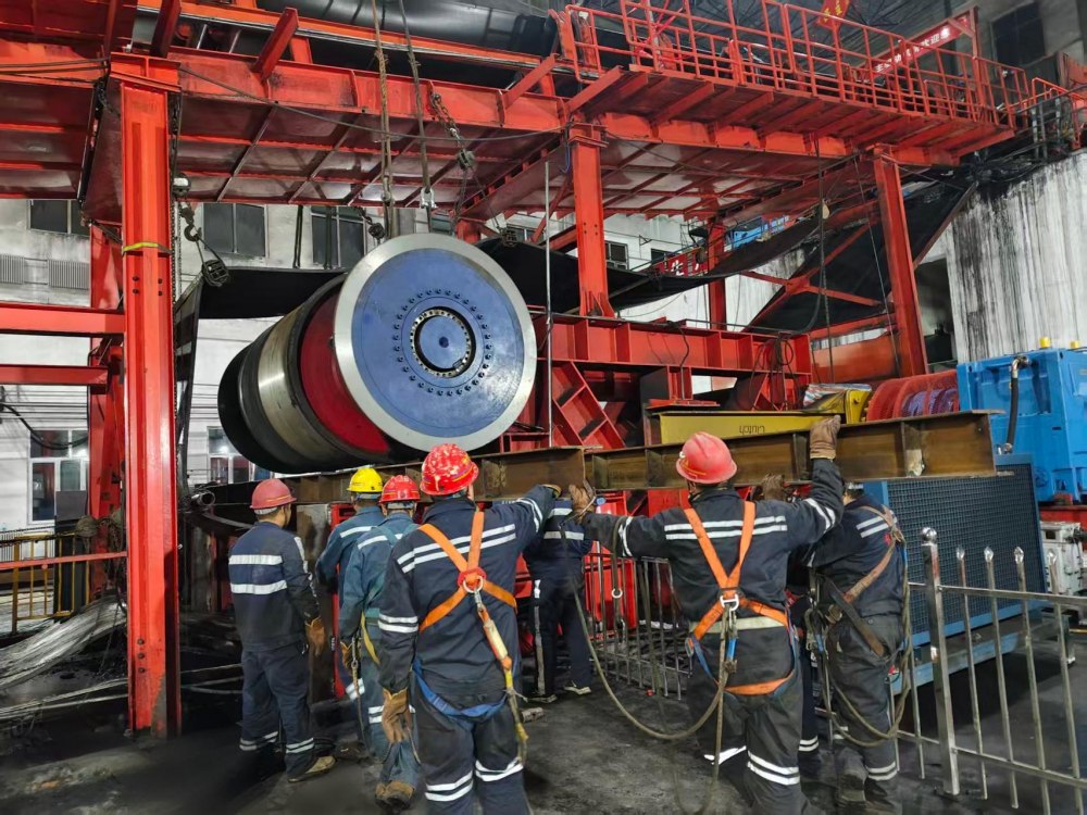 節(jié)日攻堅顯擔(dān)當(dāng) 設(shè)備升級保運行