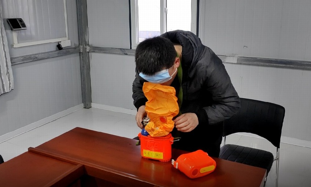 安全為基  扣緊“第一?？圩印?></div>
                                <div   id=