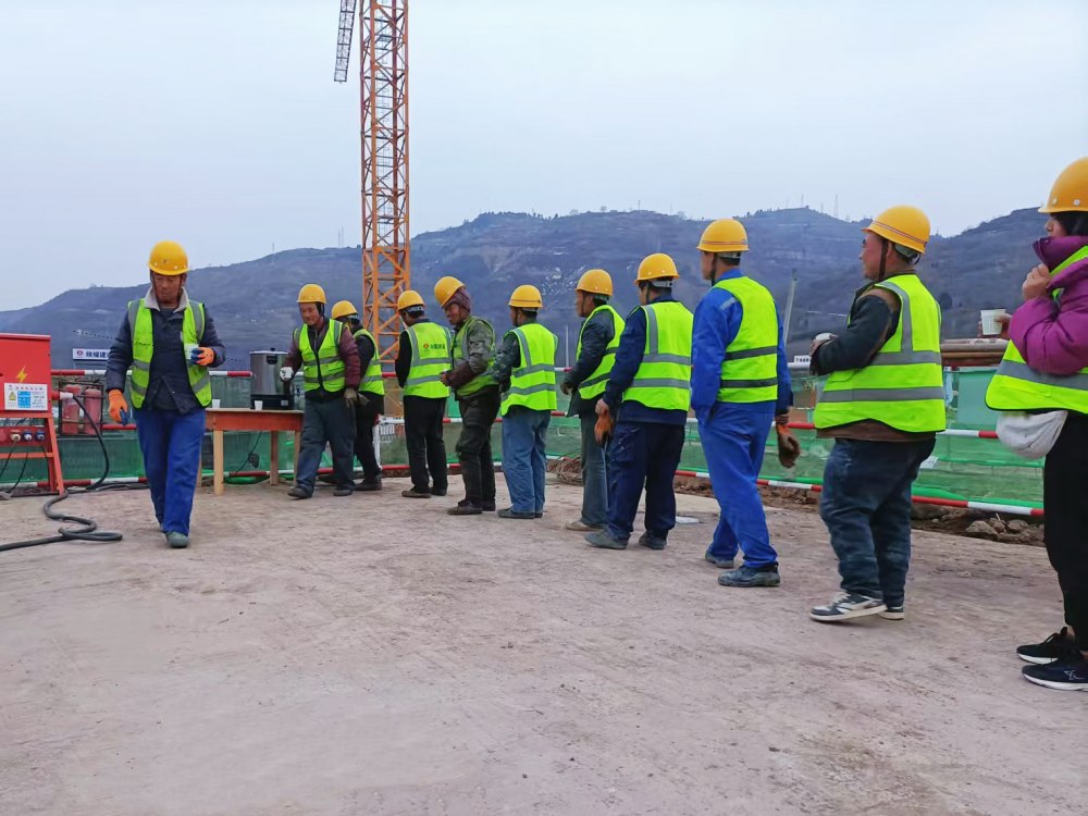 陜煤建設韓城分公司土建六項目部:跑好新春“第一棒”,韓城北站物流集運中心項目樁基礎建設階段性工程圓滿完成