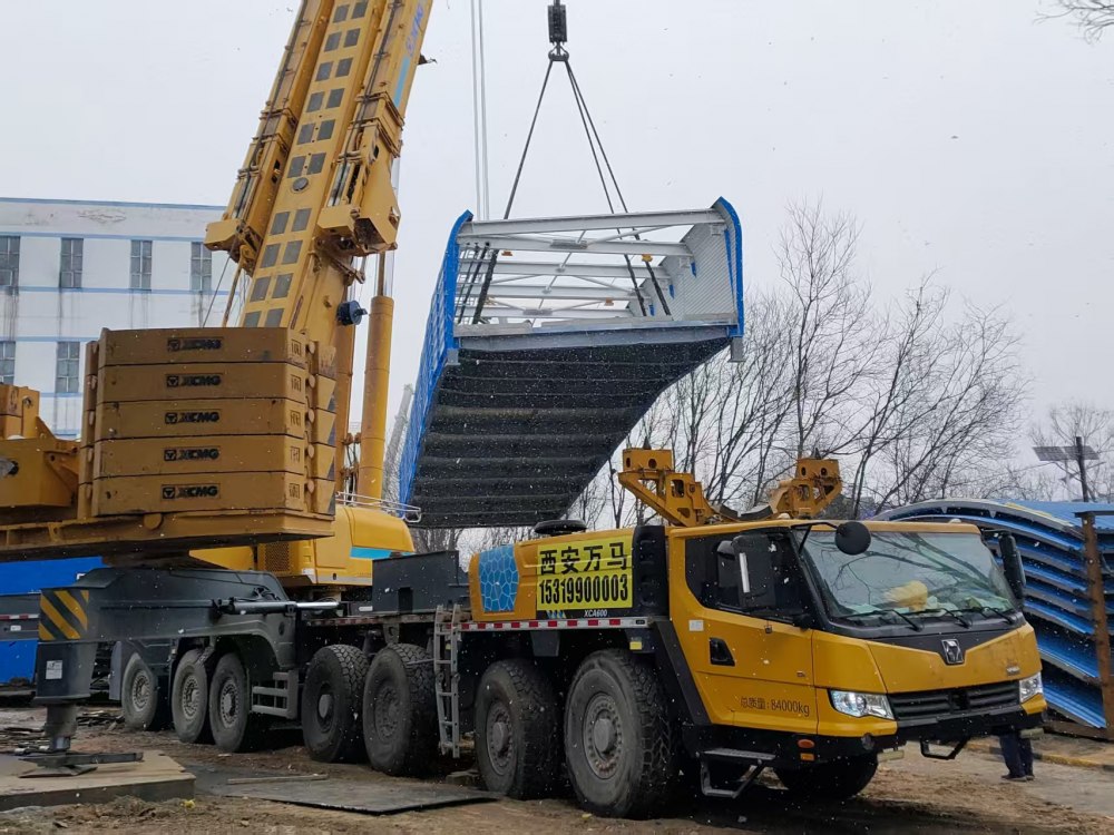 陜煤建設(shè)渭南分公司第三項目部:長虹貫雪迎新歲 雙橋擎起報佳音