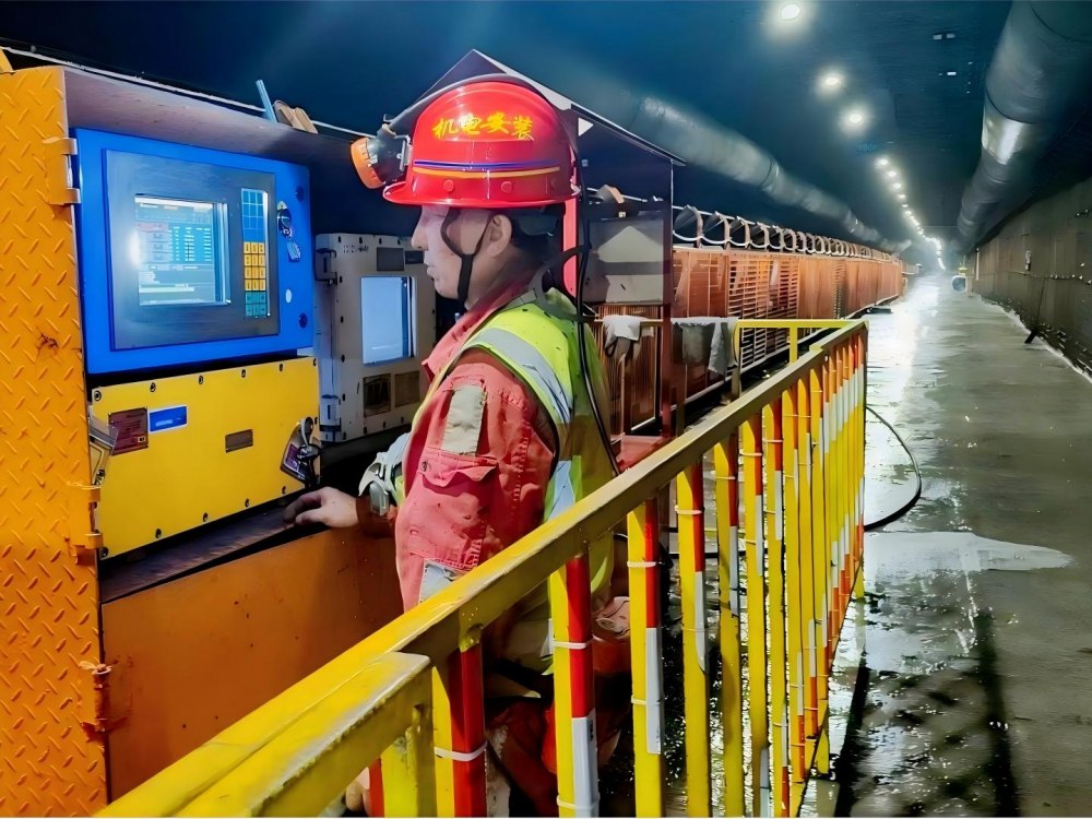 陜煤建設機電安裝公司:春節堅守保工期,奉獻擔當寫新篇!